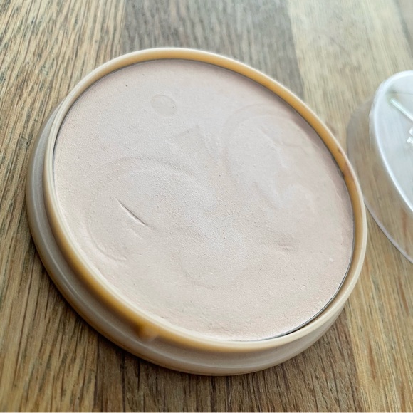 🌟 FREE Add-On Rimmel Stay Matte Long Lasting Pressed Powder - Picture 3 of 3